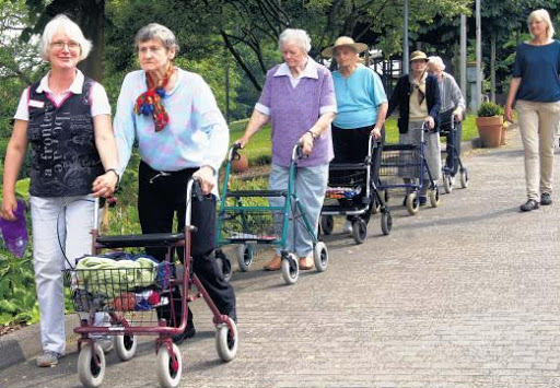 Tipos de andadores para personas mayores Cual comprar